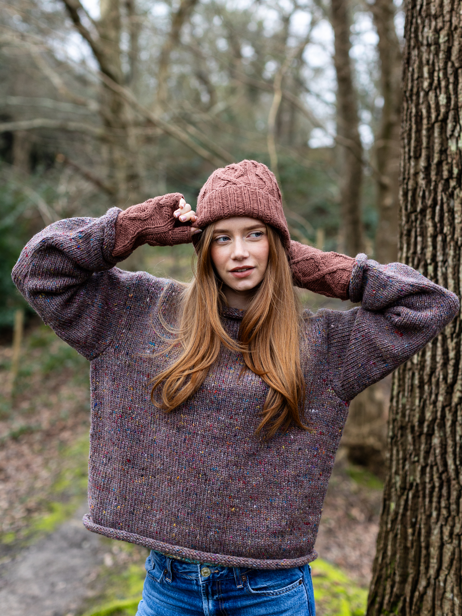 GPC_WOODLAND HEATHER JUMPER 3 WITH HAND WARMERS AND HAT IN CLAY Pure wool jumper, hand warmers and hat
